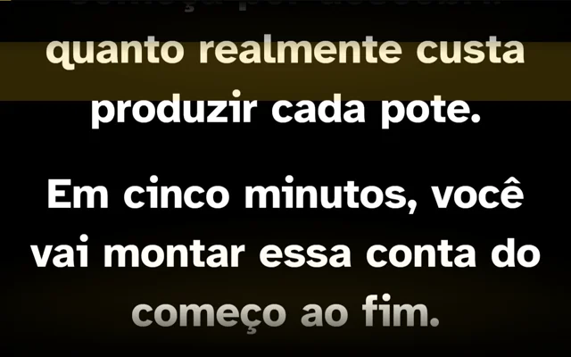 Um toque em Ler, no fim da aula, e o texto abre no Modo Ler do computador; depois da contagem, ele sobe no ritmo da voz.